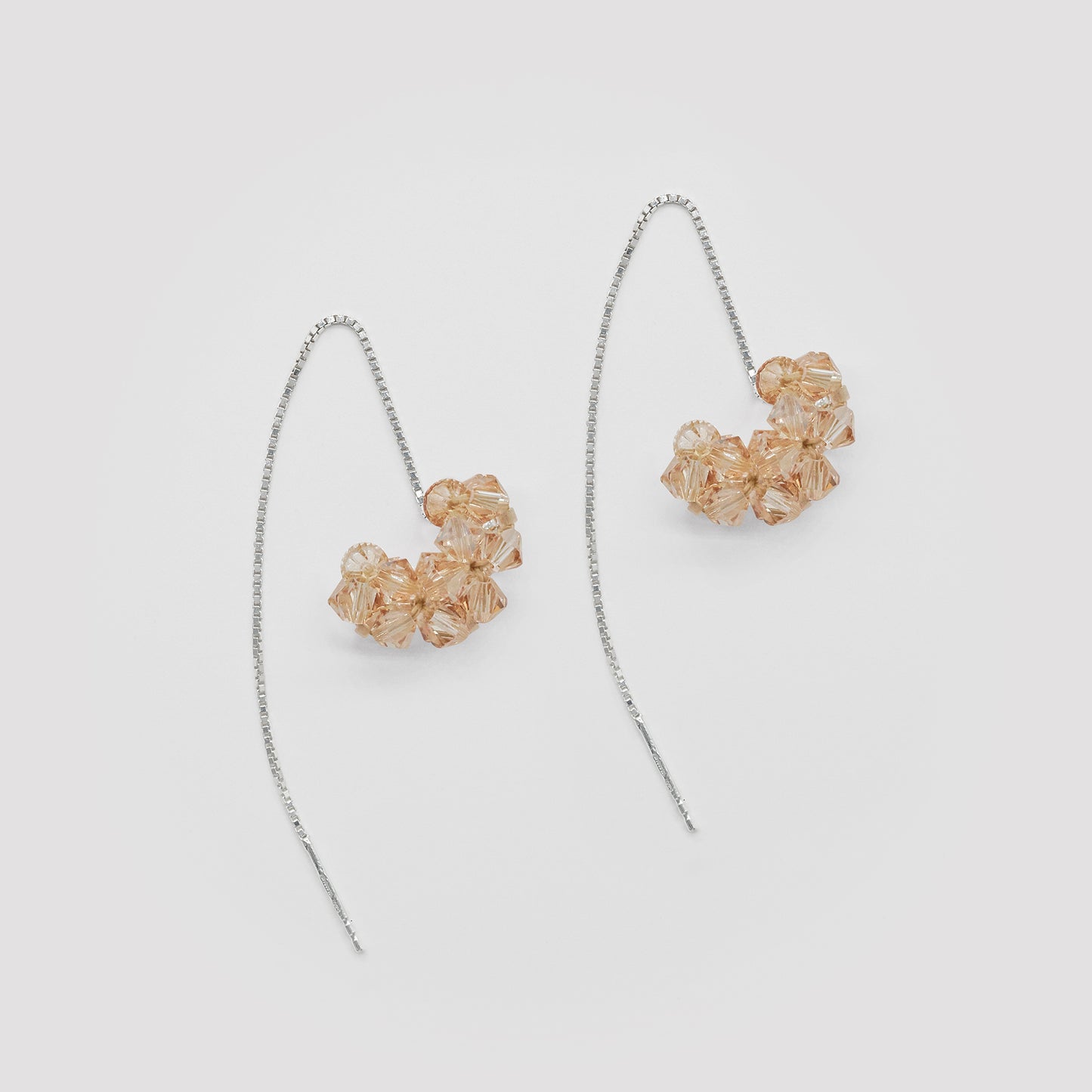 Beige doré . Boucles d'oreilles