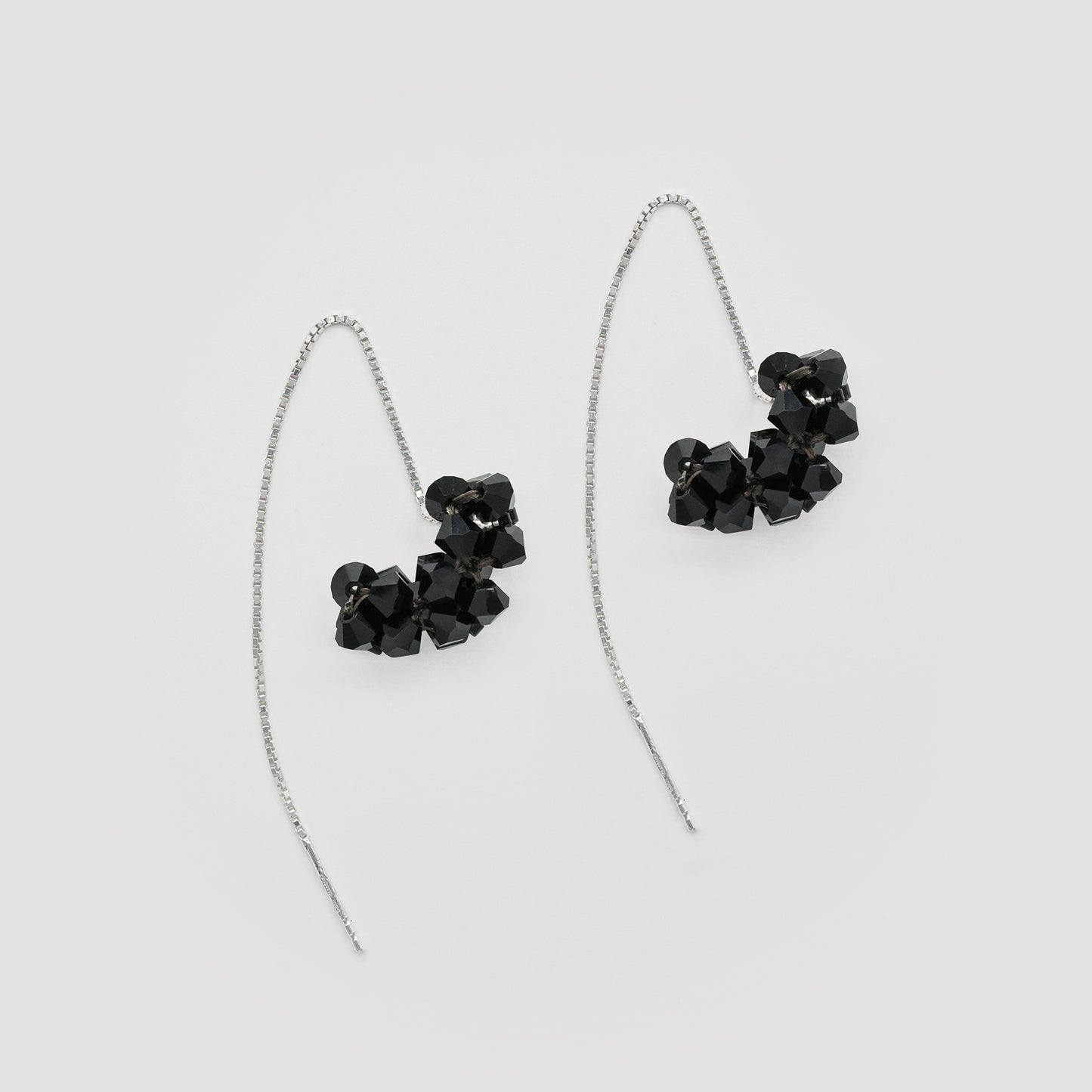 Noir jais . Boucles d'oreilles