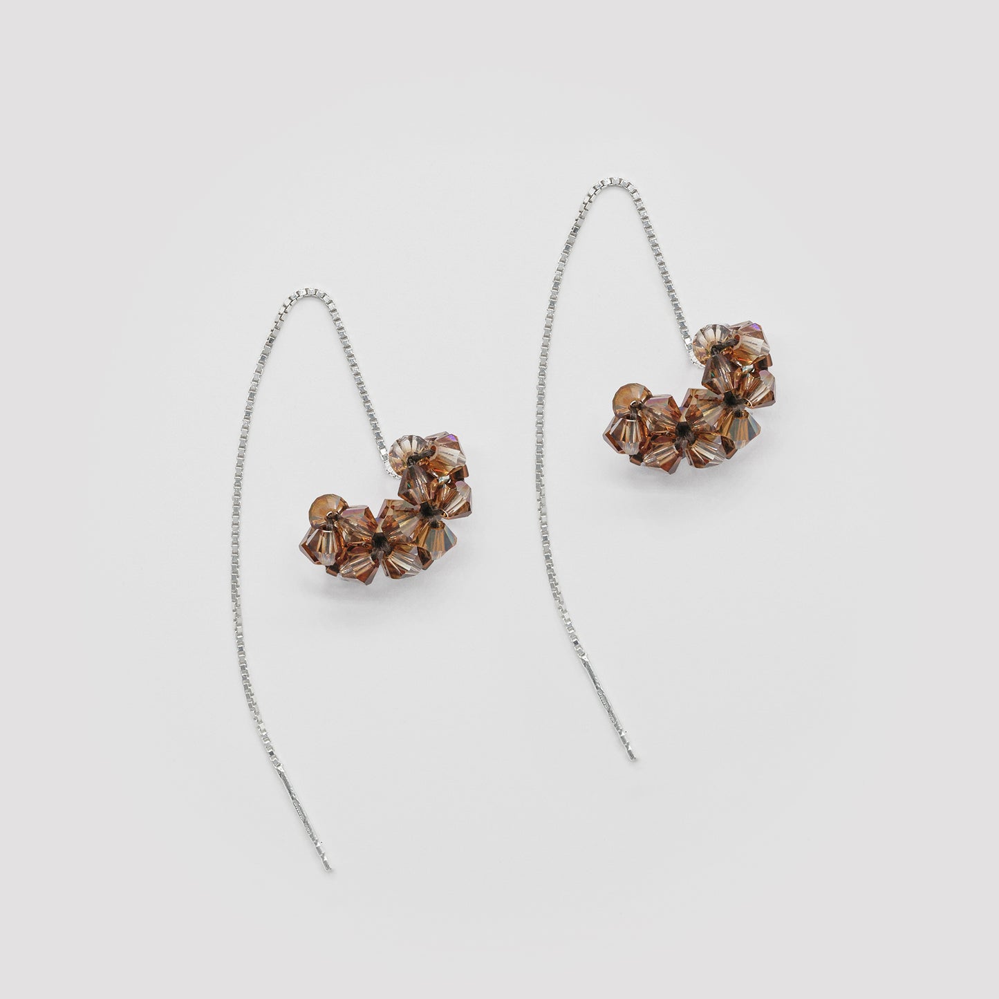 Brun vénus . Boucles d'oreilles